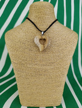 Cargar imagen en el visor de la galería, Colgante Jaspe Paisaje Corazon Mod. 2
