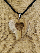 Cargar imagen en el visor de la galería, Colgante Jaspe Paisaje Corazon Mod. 2
