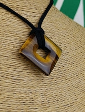 Cargar imagen en el visor de la galería, Colgante Rombo Ojo de Tigre Mod. 6
