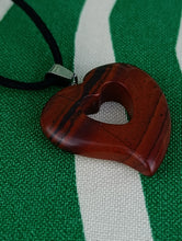 Cargar imagen en el visor de la galería, Colgante Jaspe Rojo Corazon Mod. 6
