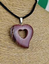Cargar imagen en el visor de la galería, Colgante Jaspe Rojo Corazon Mod. 3
