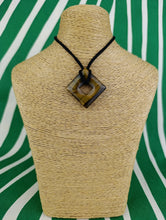 Cargar imagen en el visor de la galería, Colgante Rombo Ojo de Tigre Mod. 3
