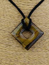 Cargar imagen en el visor de la galería, Colgante Rombo Ojo de Tigre Mod. 3
