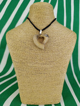 Cargar imagen en el visor de la galería, Colgante Jaspe Paisaje Corazon Mod. 1
