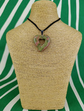 Cargar imagen en el visor de la galería, Colgante Jaspe Unakita Corazon Mod. 5
