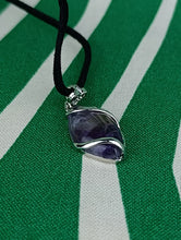 Cargar imagen en el visor de la galería, Colgante Amatista con Brillante Mod. 3
