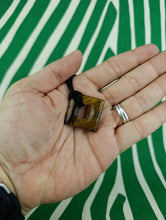 Cargar imagen en el visor de la galería, Colgante Rombo Ojo de Tigre Mod. 8
