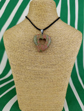Cargar imagen en el visor de la galería, Colgante Jaspe Unakita Corazon Mod. 4
