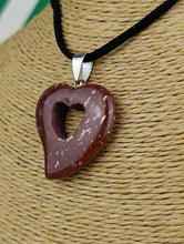 Cargar imagen en el visor de la galería, Colgante Jaspe Rojo Corazon Mod. 4
