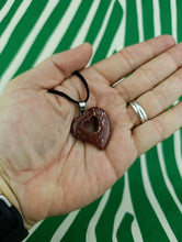 Cargar imagen en el visor de la galería, Colgante Jaspe Rojo Corazon Mod. 4
