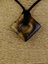 Cargar imagen en el visor de la galería, Colgante Rombo Ojo de Tigre Mod. 7
