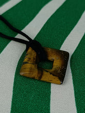 Cargar imagen en el visor de la galería, Colgante Rombo Ojo de Tigre Mod. 7
