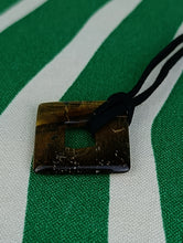 Cargar imagen en el visor de la galería, Colgante Rombo Ojo de Tigre Mod. 7
