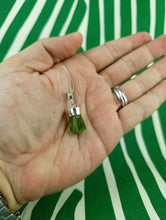 Cargar imagen en el visor de la galería, Colgante Peridoto Plata Mod 1
