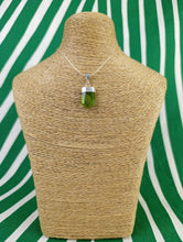 Cargar imagen en el visor de la galería, Colgante Peridoto Plata Mod 2
