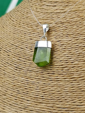 Cargar imagen en el visor de la galería, Colgante Peridoto Plata Mod 2
