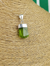 Cargar imagen en el visor de la galería, Colgante Peridoto Plata Mod 2
