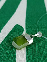Cargar imagen en el visor de la galería, Colgante Peridoto Plata Mod 2
