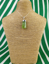 Cargar imagen en el visor de la galería, Colgante Peridoto Plata Mod 4
