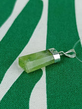 Cargar imagen en el visor de la galería, Colgante Peridoto Plata Mod 4
