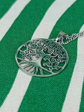 Cargar imagen en el visor de la galería, Colgante Arbol de la Vida Raices

