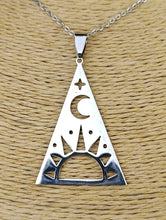 Cargar imagen en el visor de la galería, Colgante Sol Y Luna Piramide de Acero Inoxidable
