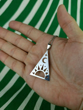 Cargar imagen en el visor de la galería, Colgante Sol Y Luna Piramide de Acero Inoxidable
