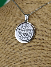Cargar imagen en el visor de la galería, Colgante Tetragramaton Grabado
