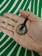 Cargar imagen en el visor de la galería, Colgante Donut Jaspe Unakita 35 mm
