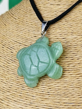 Cargar imagen en el visor de la galería, Colgante Tortuga Aventurina
