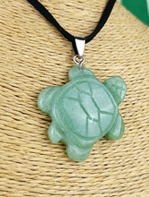 Cargar imagen en el visor de la galería, Colgante Tortuga Aventurina
