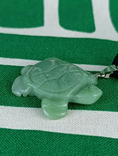 Cargar imagen en el visor de la galería, Colgante Tortuga Aventurina

