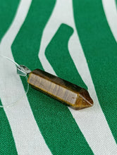 Cargar imagen en el visor de la galería, Colgante Punta Grande Ojo de Tigre Mod. 4
