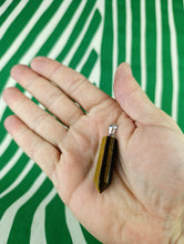 Cargar imagen en el visor de la galería, Colgante Punta Grande Ojo de Tigre Mod. 3
