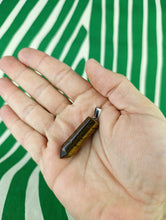Cargar imagen en el visor de la galería, Colgante Punta Grande Ojo de Tigre Mod. 2
