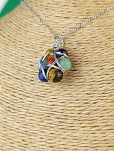 Cargar imagen en el visor de la galería, Colgante Estrella 7 Chakras
