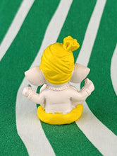 Cargar imagen en el visor de la galería, Figura Ganesha Mini Amarilla

