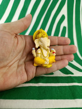 Cargar imagen en el visor de la galería, Figura Ganesha Halo
