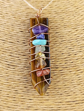 Cargar imagen en el visor de la galería, Colgante Chakras Ojo de Tigre
