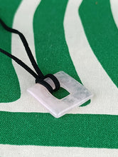 Cargar imagen en el visor de la galería, Colgante Rombo Cuarzo Rosa Mod. 5
