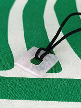 Cargar imagen en el visor de la galería, Colgante Rombo Cuarzo Rosa Mod. 5
