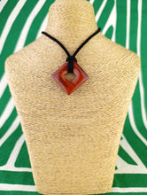 Cargar imagen en el visor de la galería, Colgante Rombo Jaspe Rojo Mod. 8
