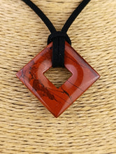Cargar imagen en el visor de la galería, Colgante Rombo Jaspe Rojo Mod. 8
