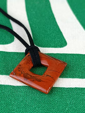 Cargar imagen en el visor de la galería, Colgante Rombo Jaspe Rojo Mod. 8
