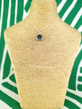 Cargar imagen en el visor de la galería, Colgante Gotland de Plata con Ojo de Tigre Mod 2
