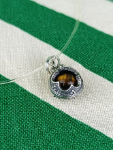 Cargar imagen en el visor de la galería, Colgante Gotland de Plata con Ojo de Tigre Mod 2
