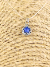 Cargar imagen en el visor de la galería, Colgante Gotland de Plata con Lapislazuli Mod 1
