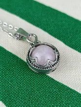 Cargar imagen en el visor de la galería, Colgante Gotland de Acero con Cuarzo Rosa Grande
