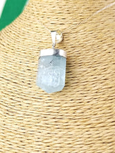 Cargar imagen en el visor de la galería, Colgante Punta de Aguamarina con Plata Mod 2
