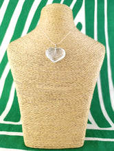 Cargar imagen en el visor de la galería, Colgante Aguamarina Corazon Mod 2
